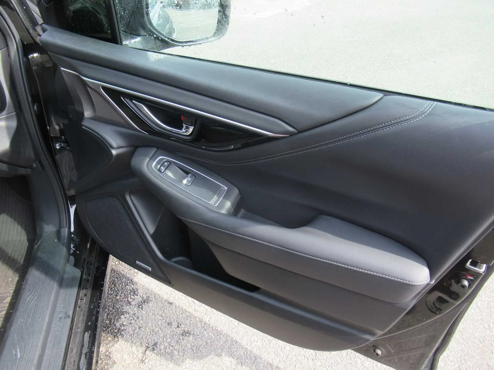 Used 2024 Crystal Black Silica Subaru Limited image 21