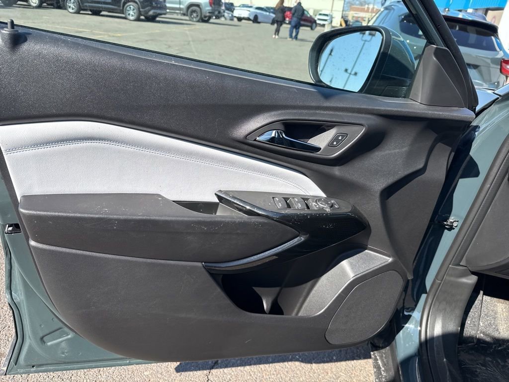2026 Chevrolet Trax LT - Photo 17