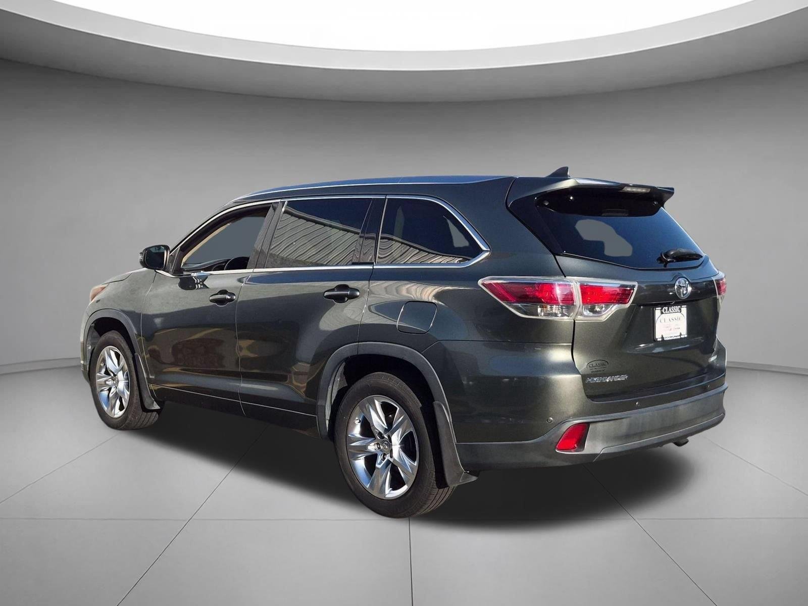 Used 2015 Predawn Gray Mica Toyota Limited image 3