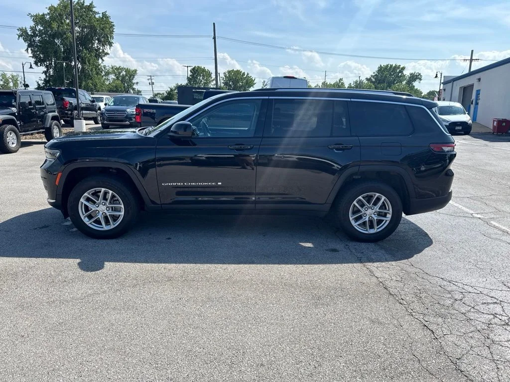 Certified Used 2021 Black Jeep Laredo image 13