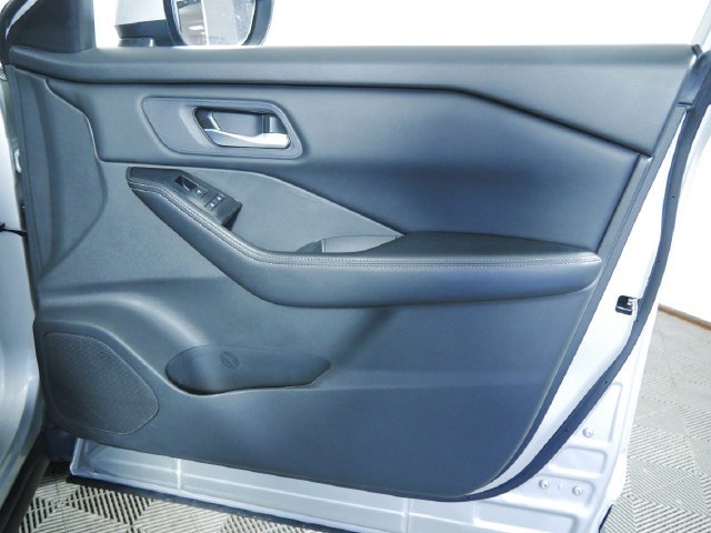 Used 2024 Silver Nissan SV image 11