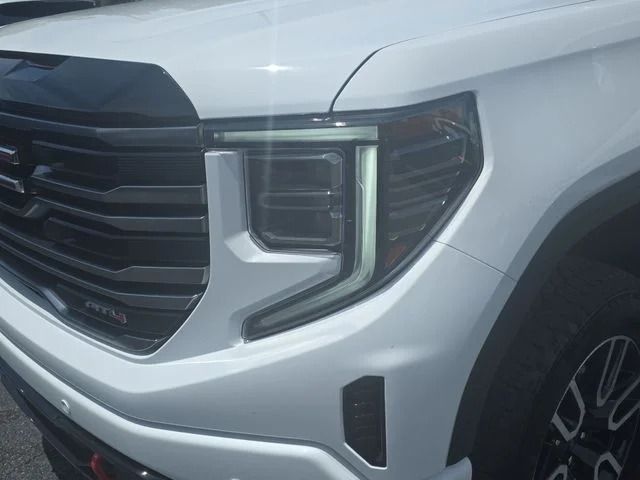 Used 2025 White GMC AT4 image 33