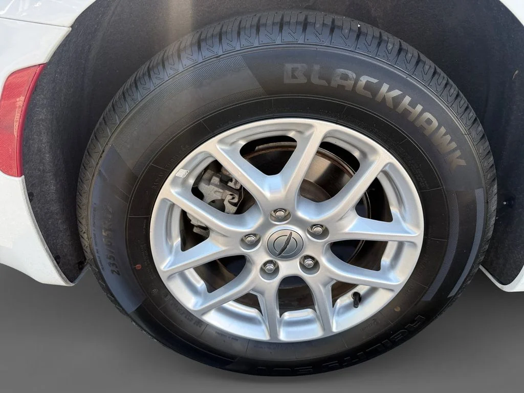 Used 2024 White Chrysler Touring L image 10