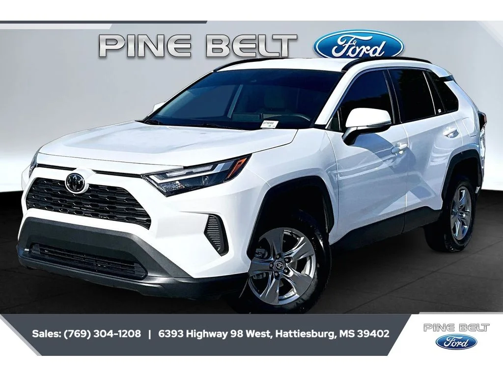 Used 2024 Ice Cap Toyota XLE image 11