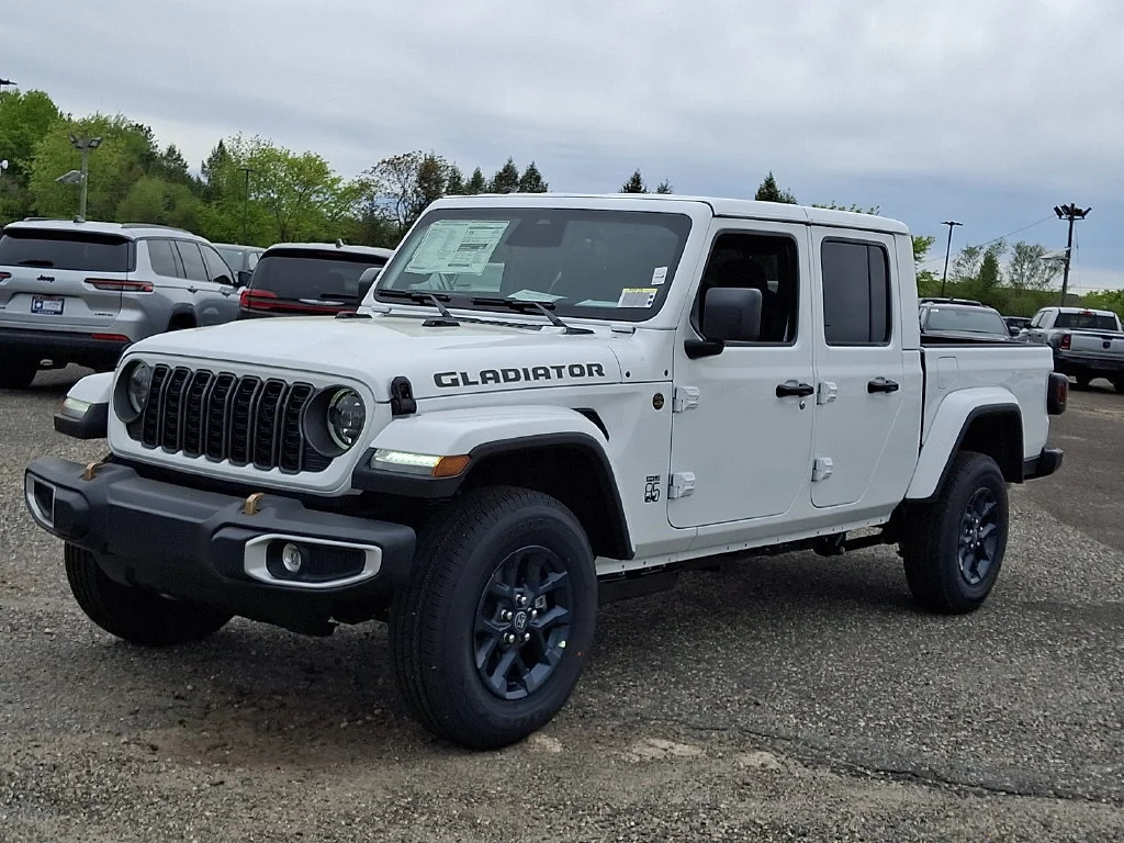 New 2026 Bright White Clear-Coat Exterior Paint Jeep 85th Anniversary Edition image 4