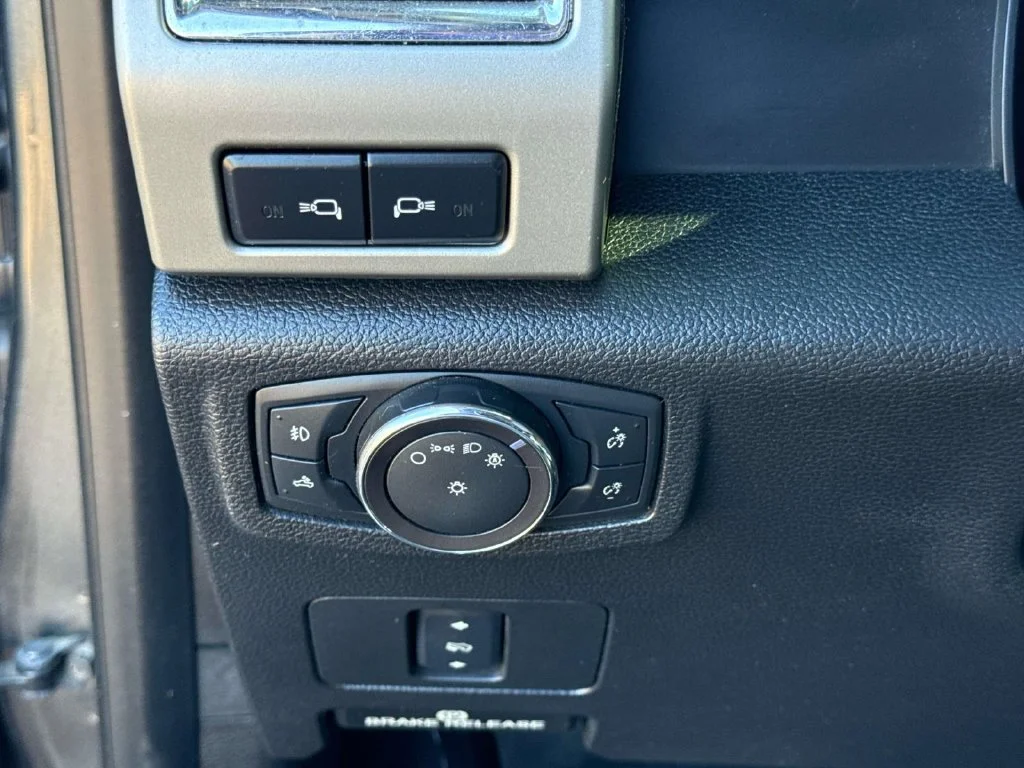 Used 2017 Gray Ford Lariat image 30