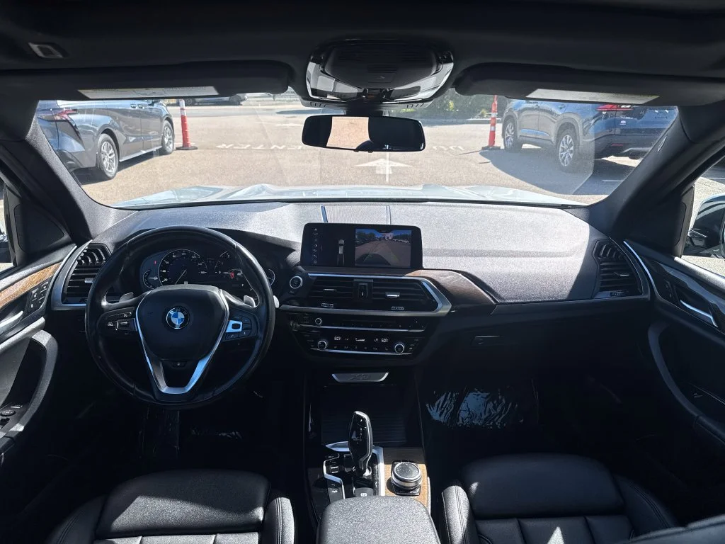 Used 2019 Silver BMW xDrive30i image 12