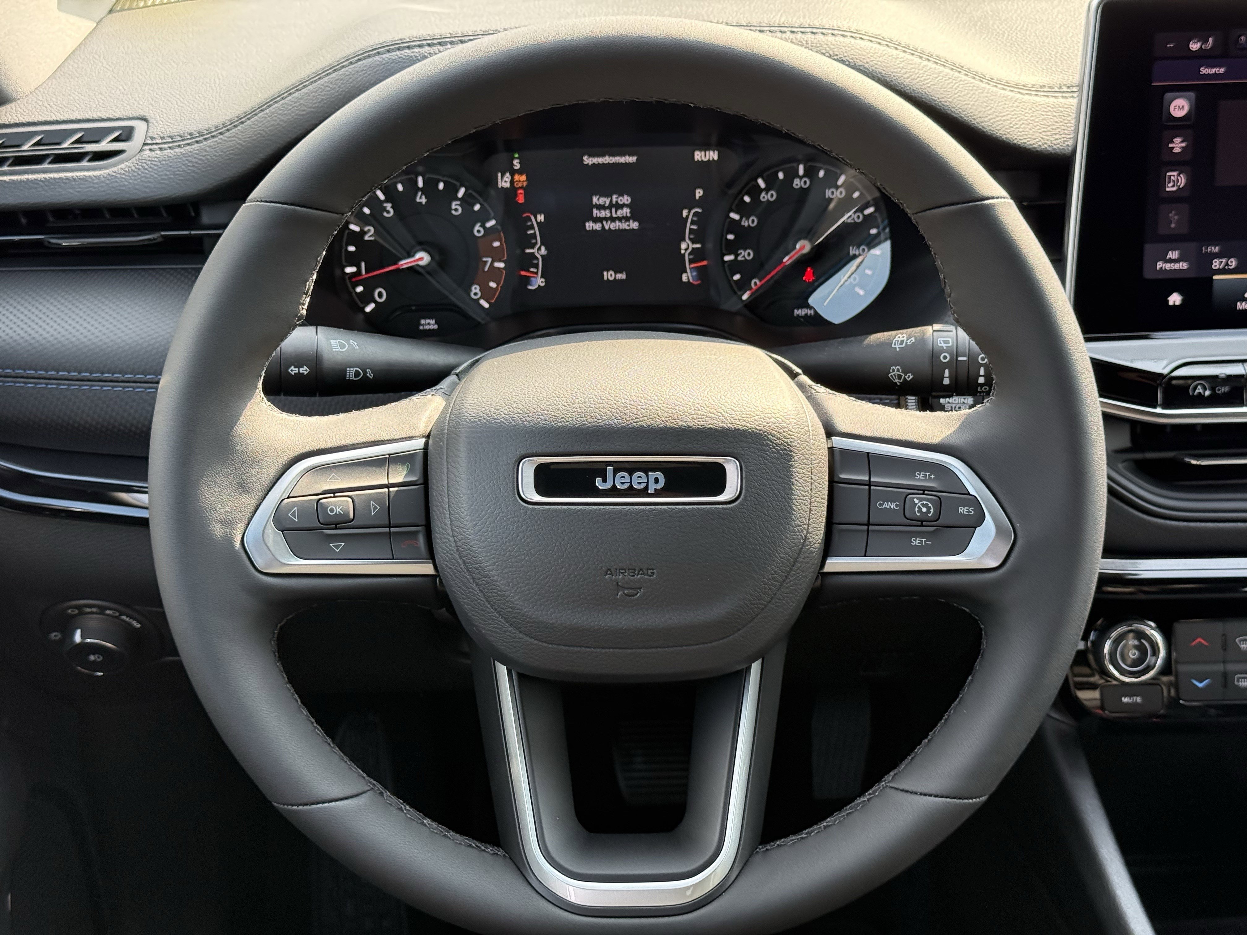 New 2026 Hydro Blue Pearlcoat Jeep Latitude Altitude image 11
