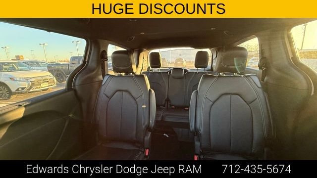 2026 Chrysler Pacifica Select - Photo 27