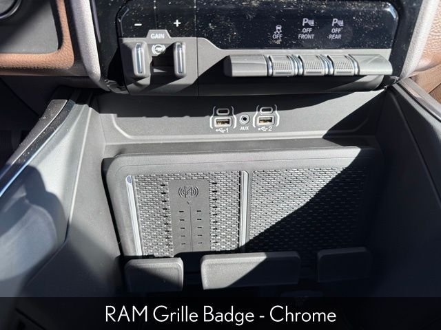 New 2026 Granite Crystal Metallic Clear-Coat Exterior Paint RAM Laramie image 23