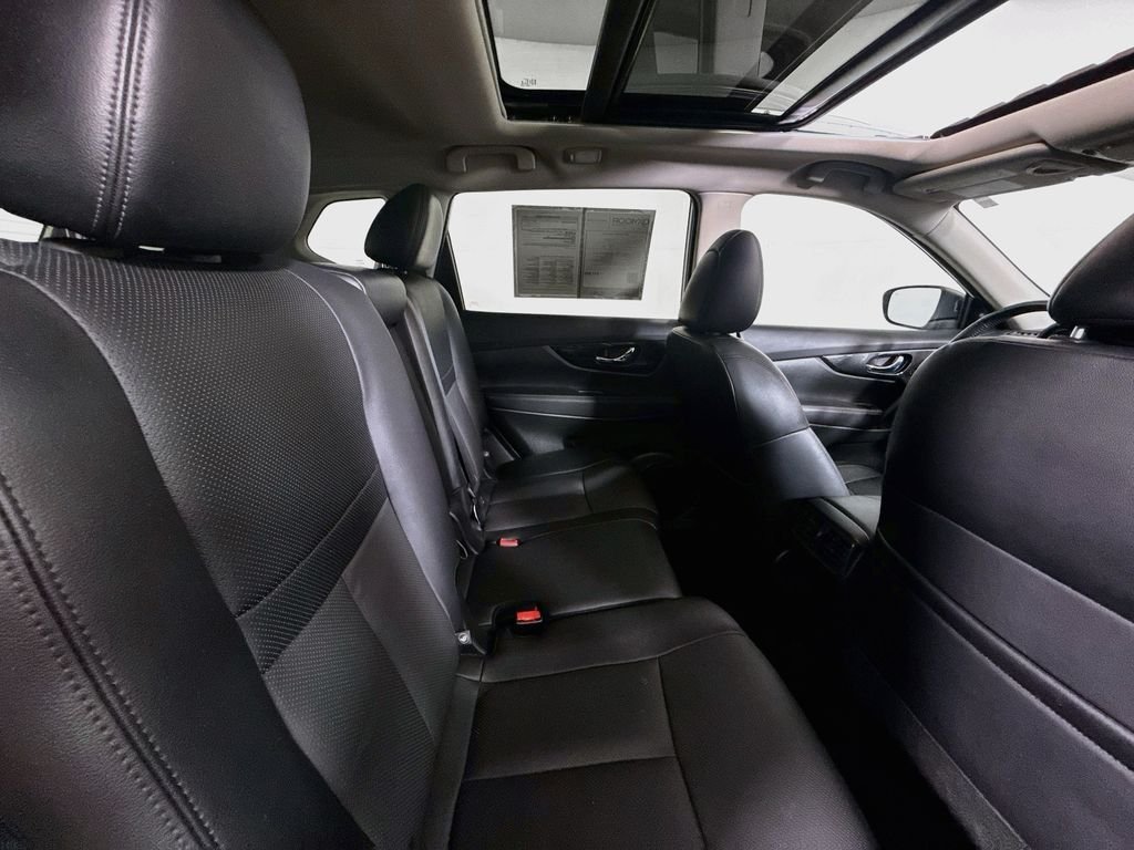 Used 2017 Pearl White Nissan SL image 28