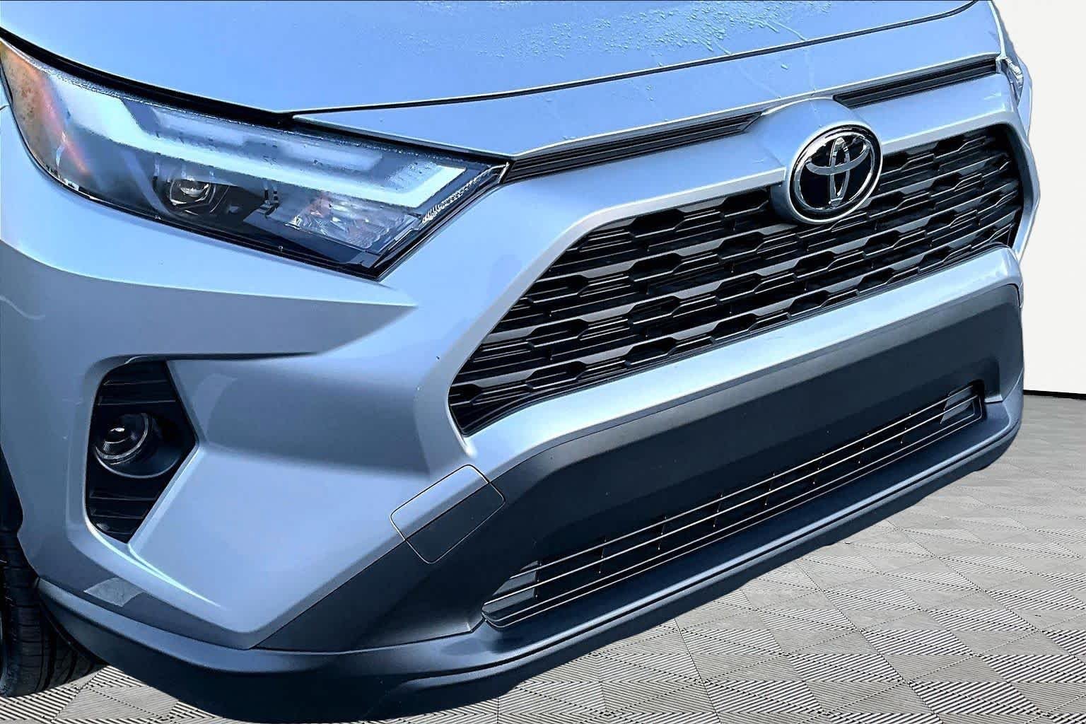 Used 2025 Silver Sky Metallic Toyota LE image 30