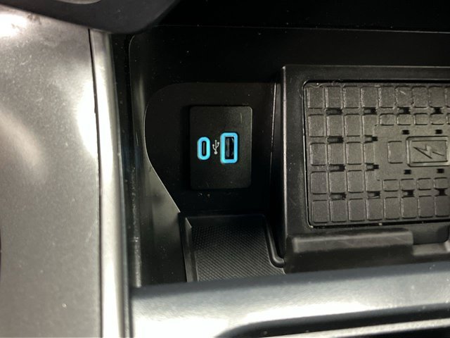 Used 2024 Oxford White Ford XLT image 33