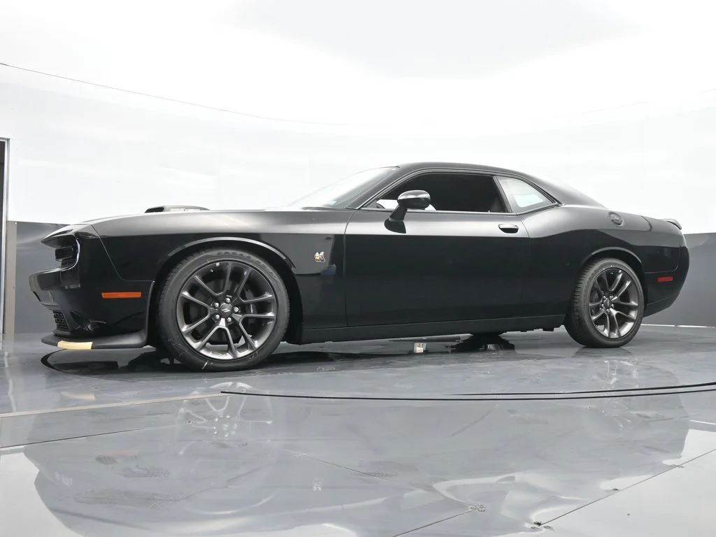 Used 2022 Pitch Black Clearcoat Dodge R/T Scat Pack image 49