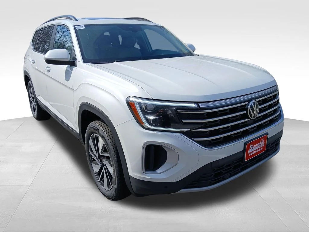 New 2026 White Volkswagen SE w/Technology image 7