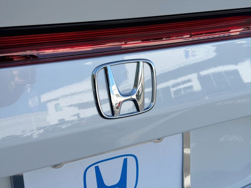 New 2026 Platinum White Pearl Honda FWD Sport Hybrid image 17