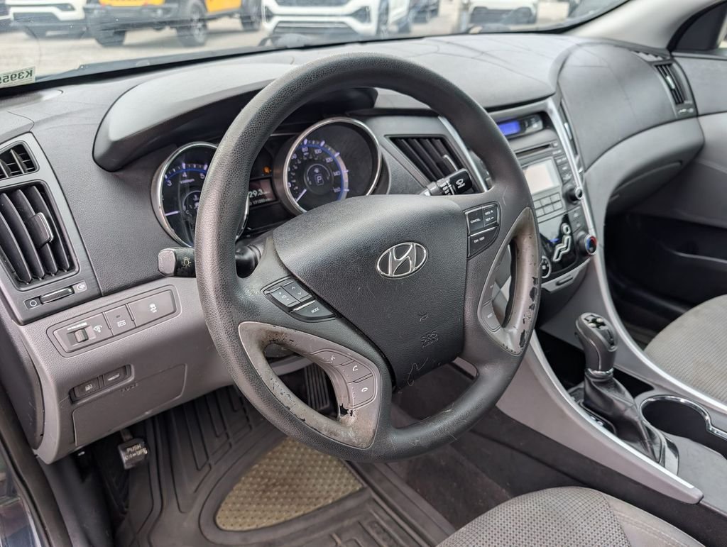 Used 2013 Blue Hyundai GLS image 30
