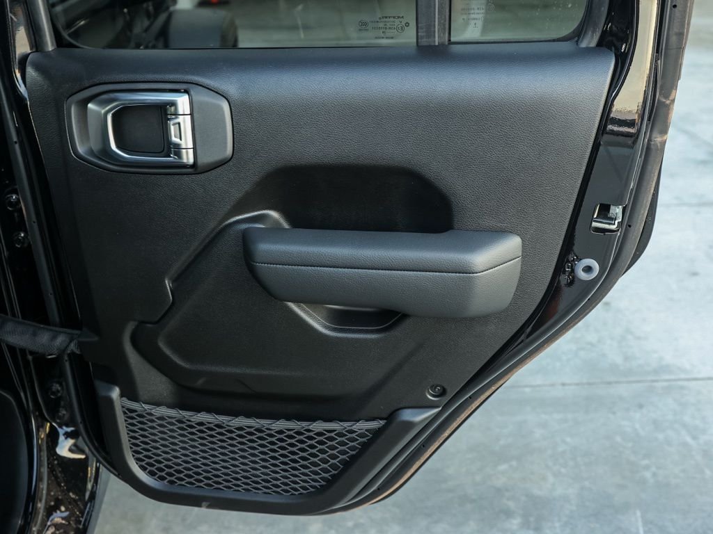 New 2026 Black Clear-Coat Exterior Paint Jeep Sport S image 18