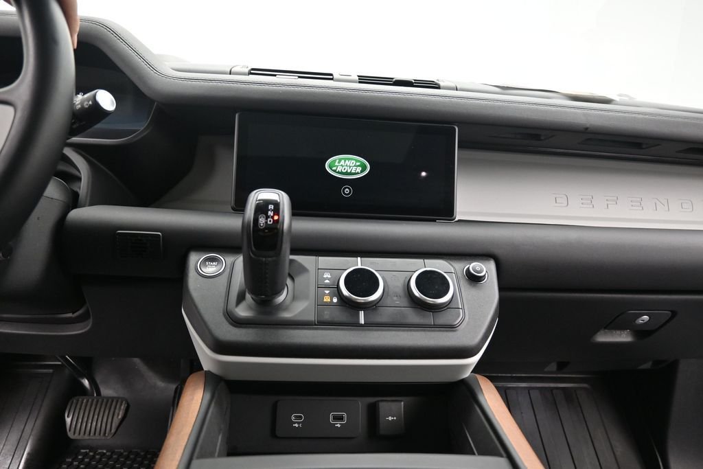 Used 2024 Fuji White Land Rover S image 15