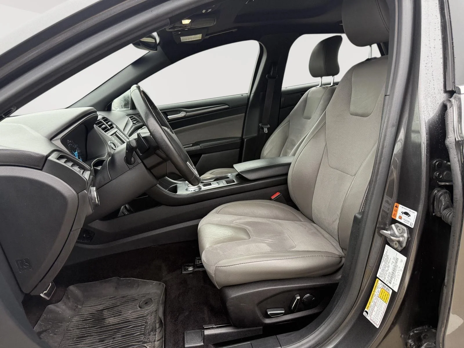 Used 2017 Magnetic Ford Sport image 11