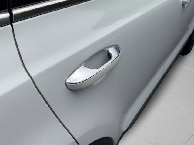 Used 2020 White Kia SX image 37