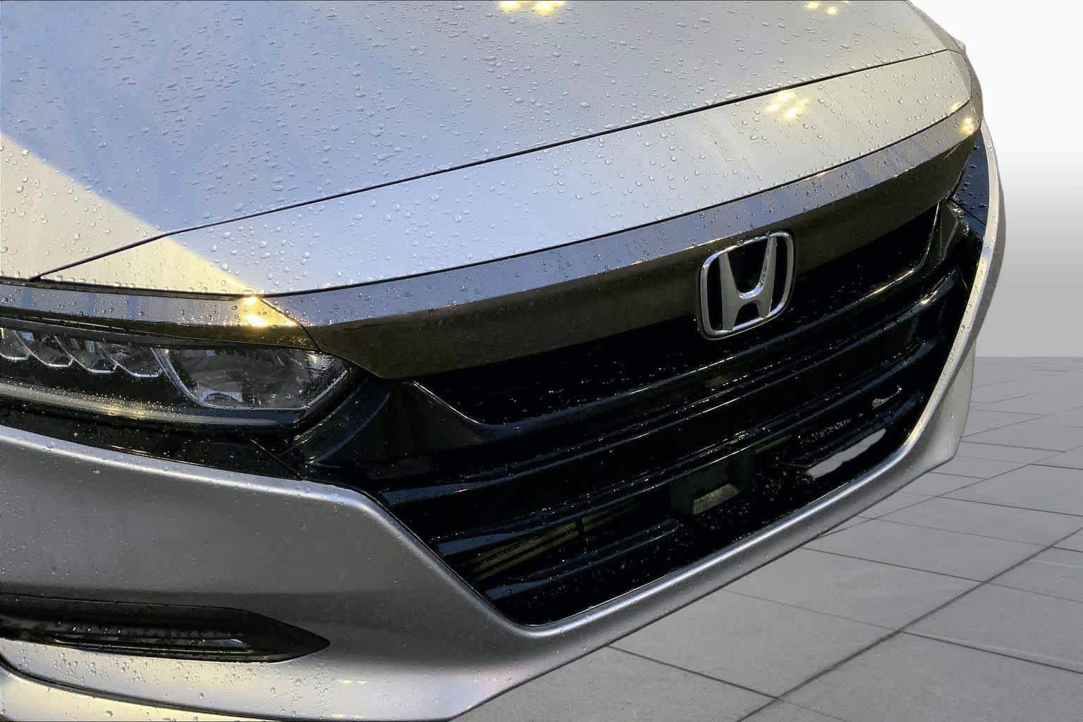 Used 2018 Lunar Silver Metallic Honda Sport 1.5T image 29