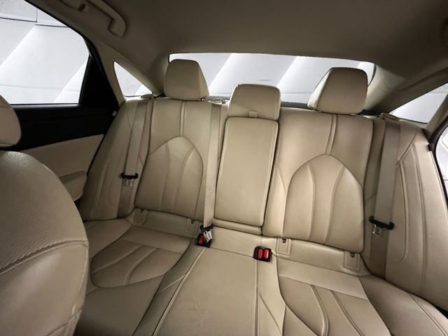 Used 2019 Beige Toyota XLE image 18