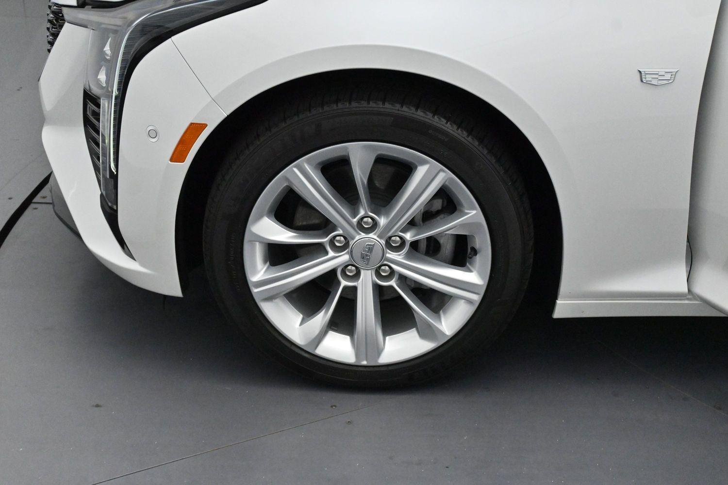 Used 2025 Crystal White Tricoat Cadillac Premium Luxury image 39