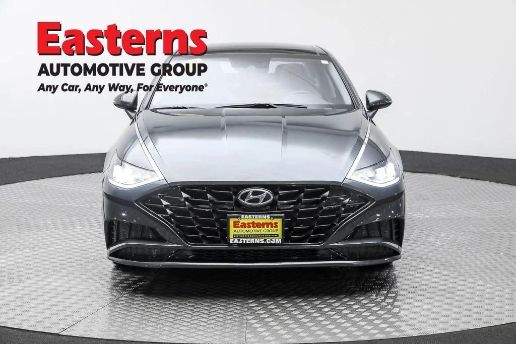 Used 2023 Gray Hyundai SEL image 2