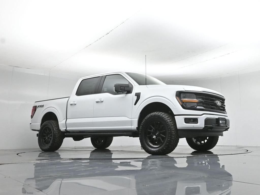 New 2026 Oxford White Ford XLT image 3