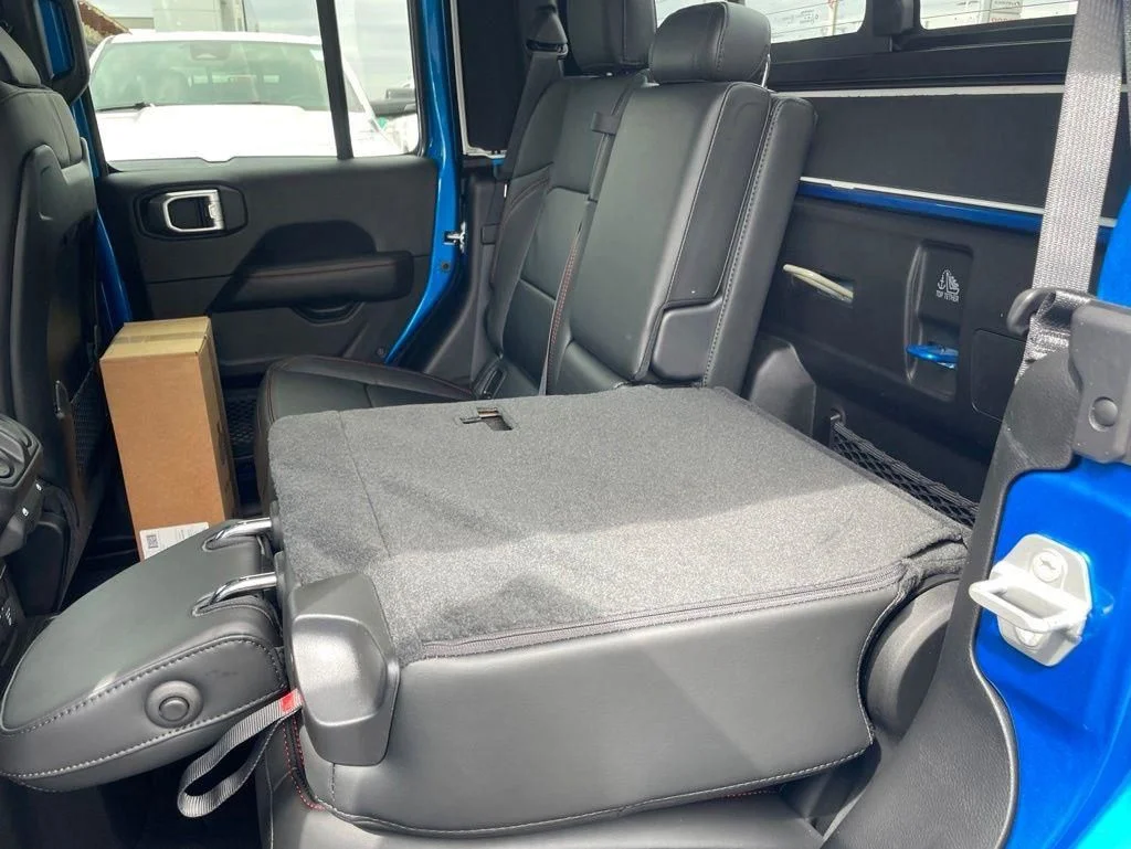 New 2026 Hydro Blue Pearl-Coat Exterior Paint Jeep Rubicon X image 32