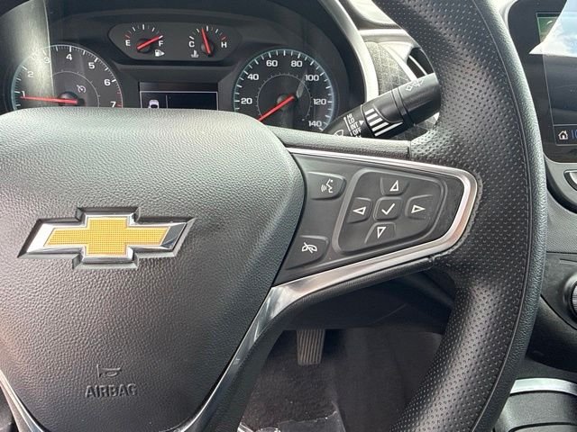 Used 2025 White Chevrolet LT image 27