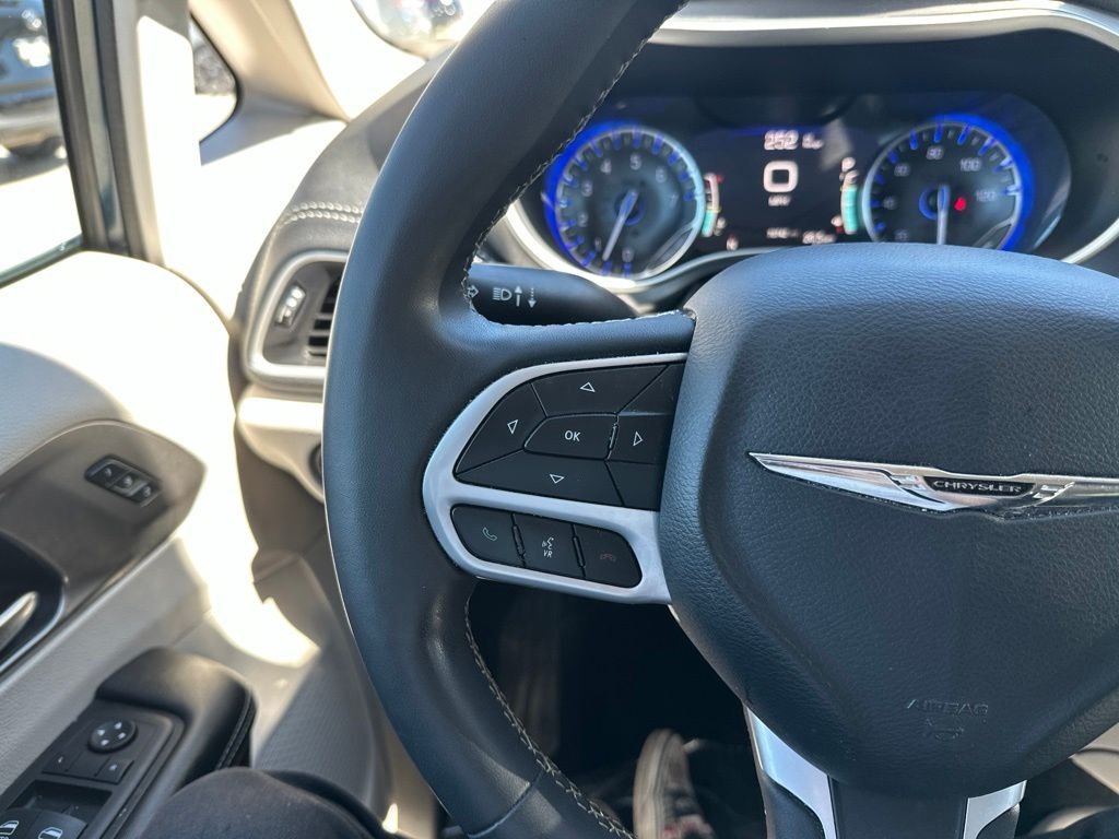 Used 2023 Blue Chrysler Touring L image 27