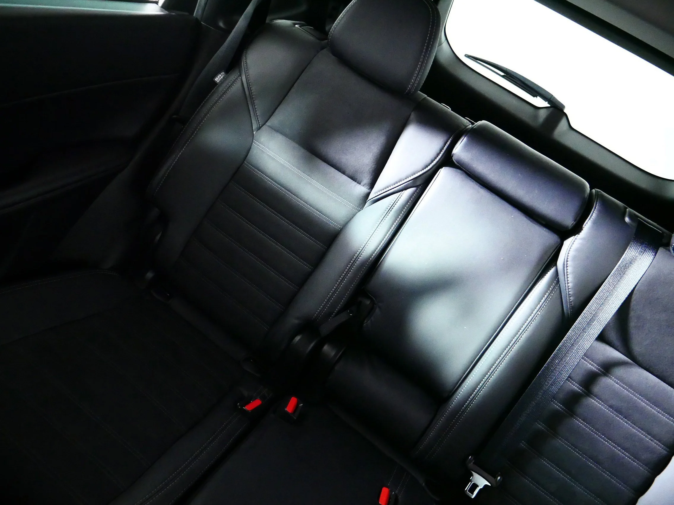 Used 2022 Red Diamond Mitsubishi SE image 12