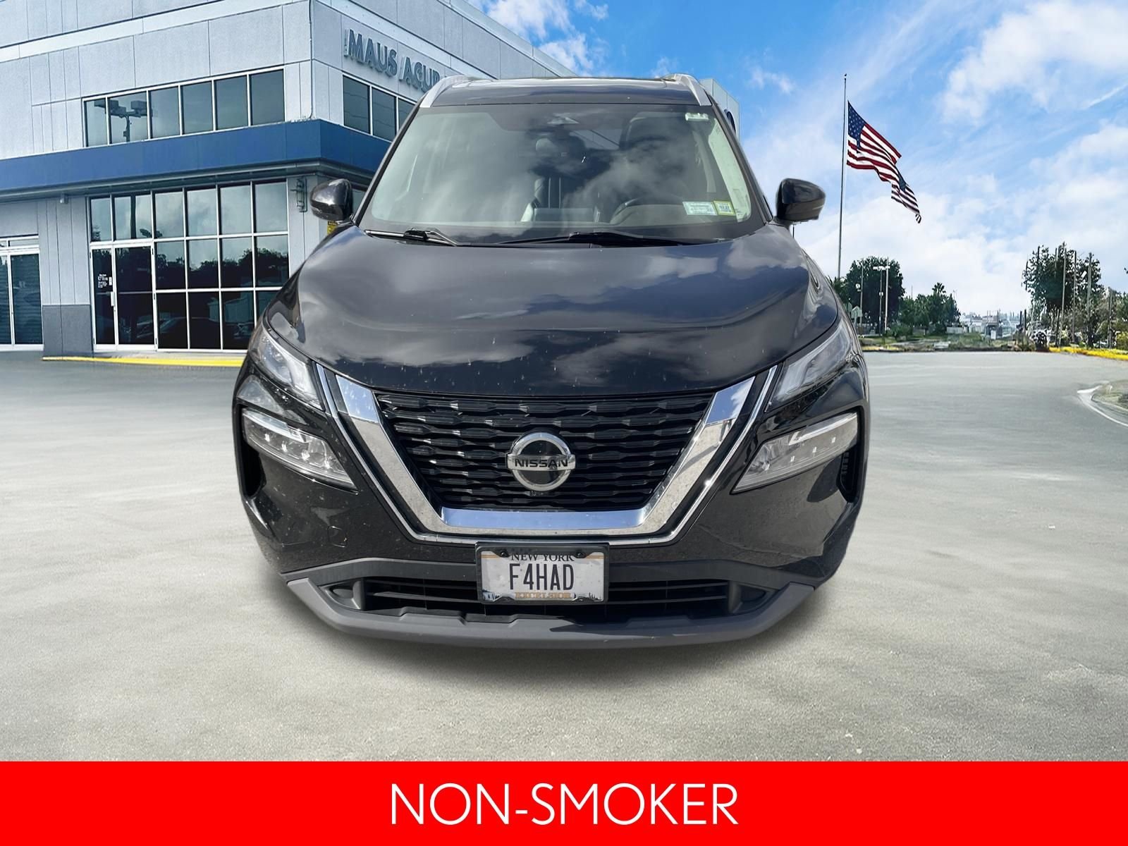 Used 2021 Black Nissan SV image 4