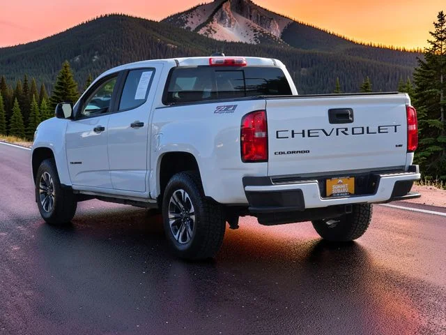 Used 2022 White Chevrolet Z71 image 4
