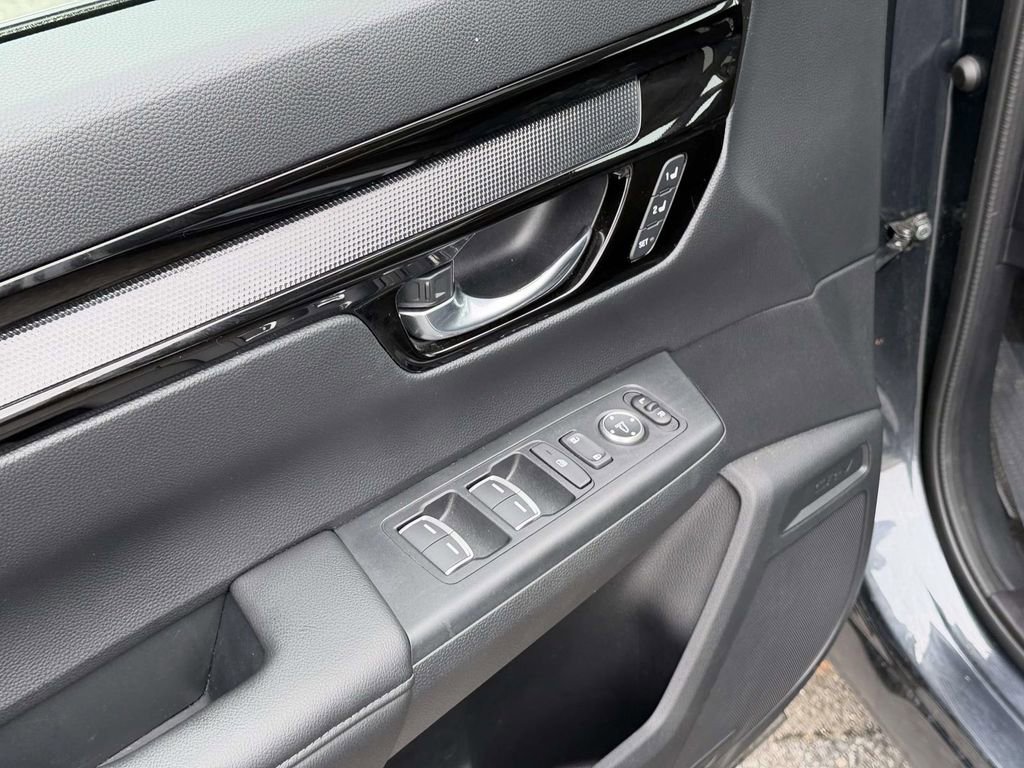 Used 2025 Meteorite Gray Metallic Honda EX-L image 18