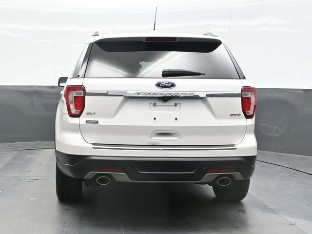Used 2018 White Ford XLT image 2