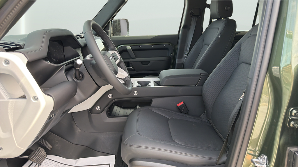 New 2026 Woolstone Green Land Rover S image 17