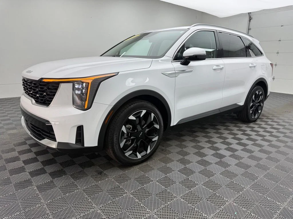 Used 2025 White Kia EX image 2