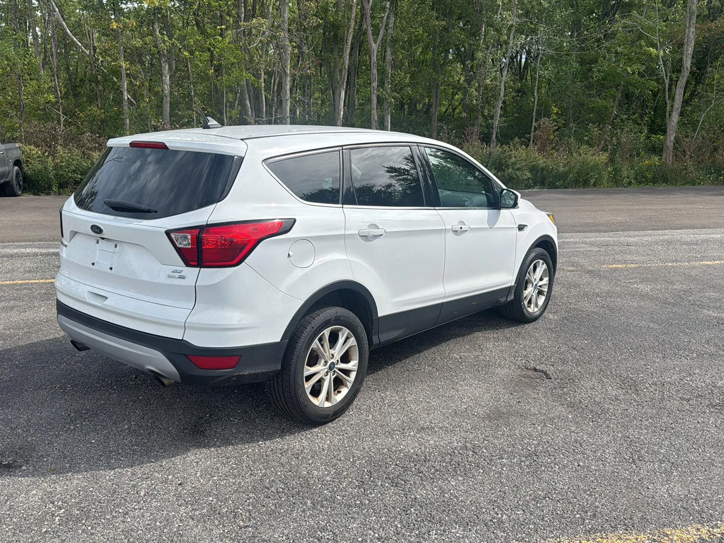Used 2019 Oxford White Ford SE image 7