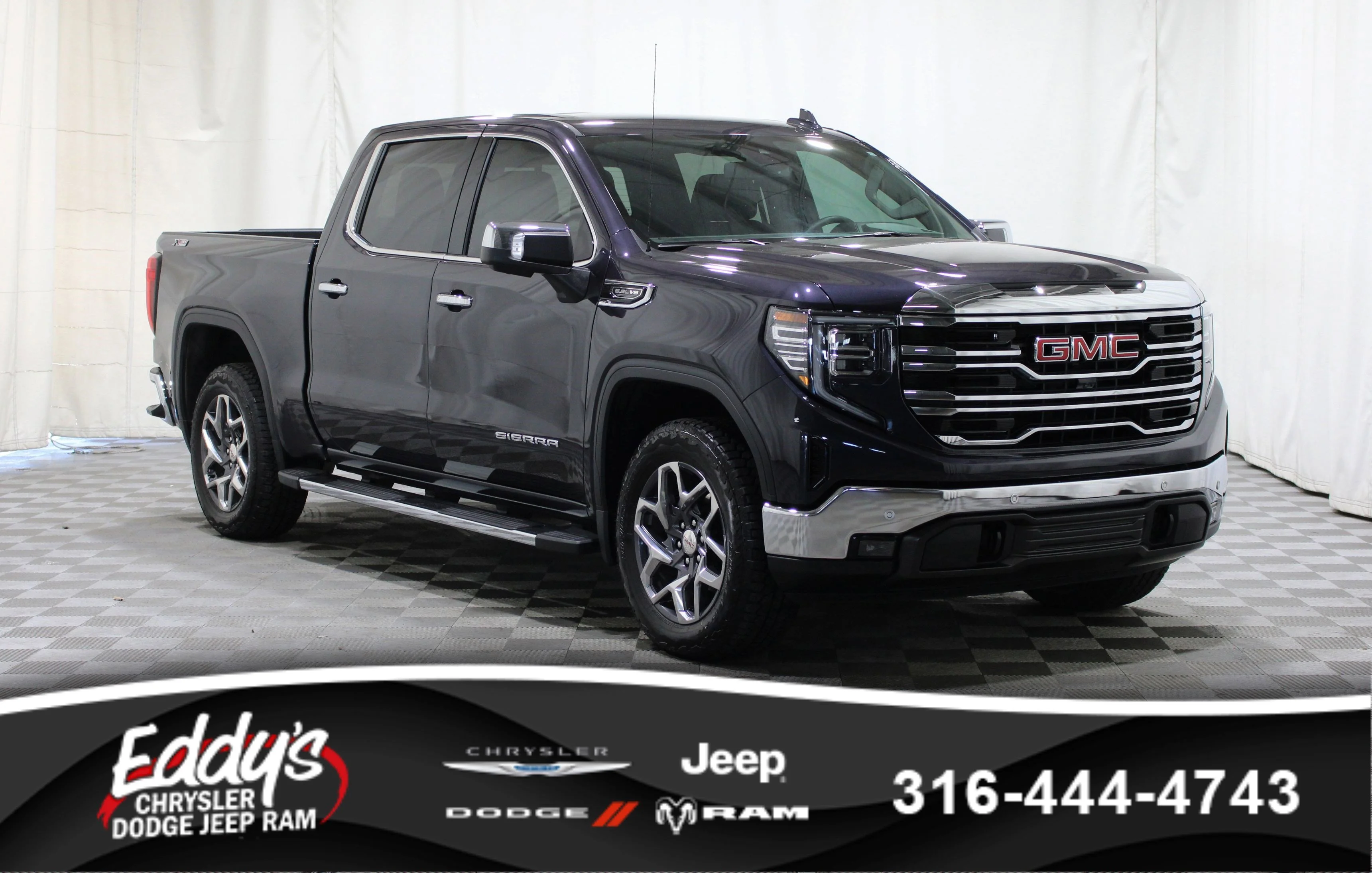 2025 GMC Sierra 4WD Crew Cab Short Box SLT's photo