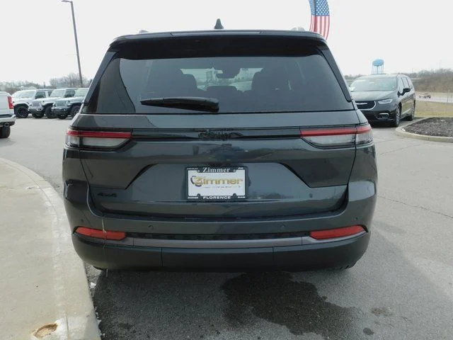 New 2026 Baltic Gray Metallic Clear-Coat Exterior Paint Jeep Limited image 29