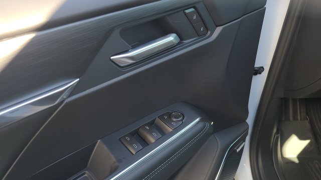 New 2027 Summit White GMC Elevation image 10