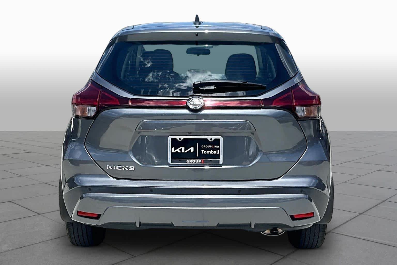 Used 2021 Gun Metallic Nissan S image 5