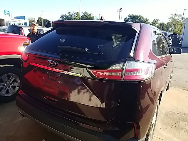 Used 2019 Red Ford SEL image 24