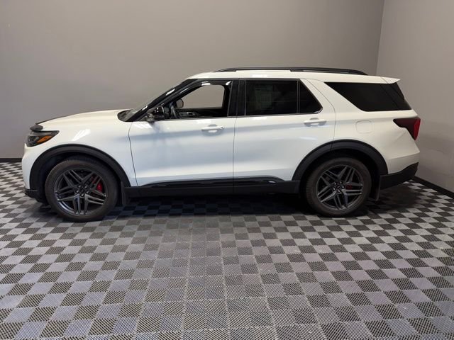 Used 2025 Star White Ford ST image 6