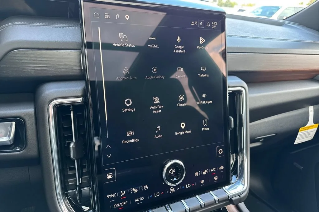 2026 GMC Yukon XL Denali - Photo 17
