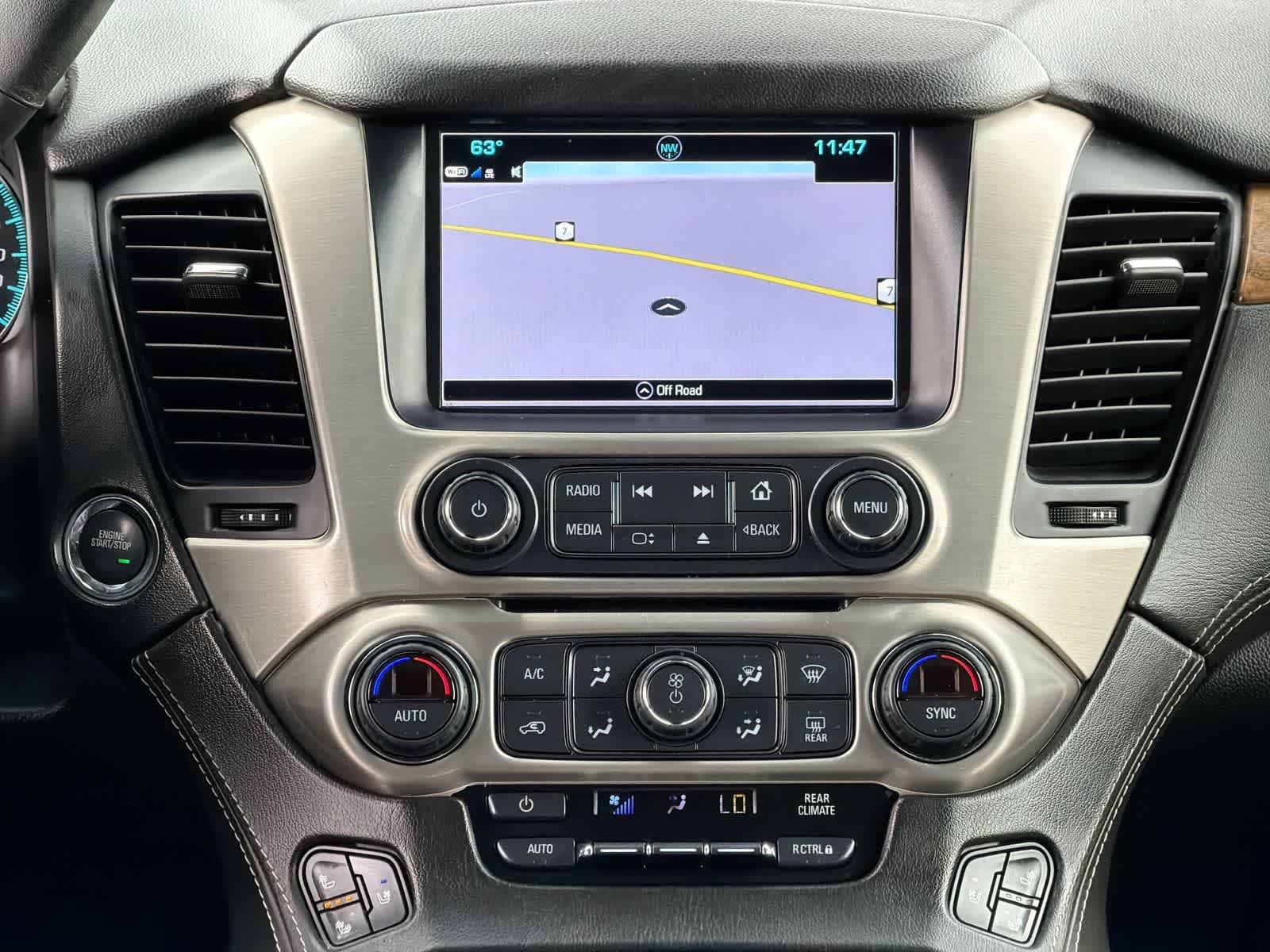 Used 2019 White Frost Tricoat GMC Denali image 29