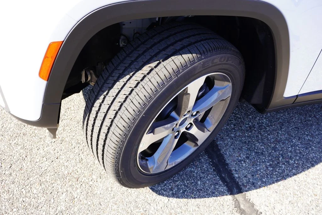 New 2026 Bright White Clearcoat Jeep Limited image 9